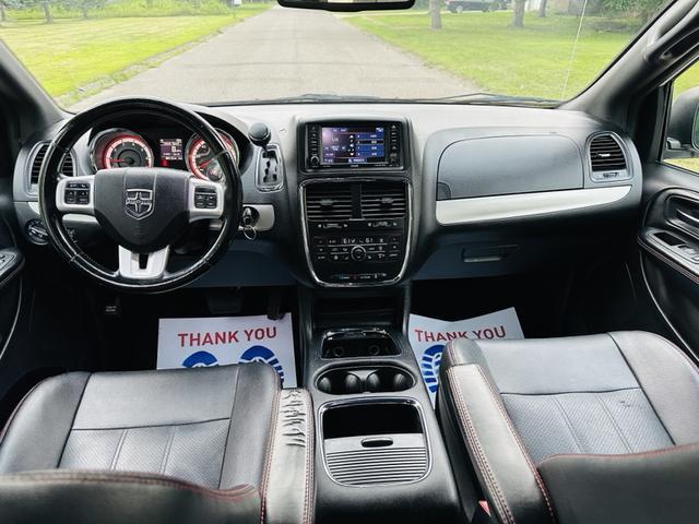 Photo of 2019 White Dodge Grand Caravan