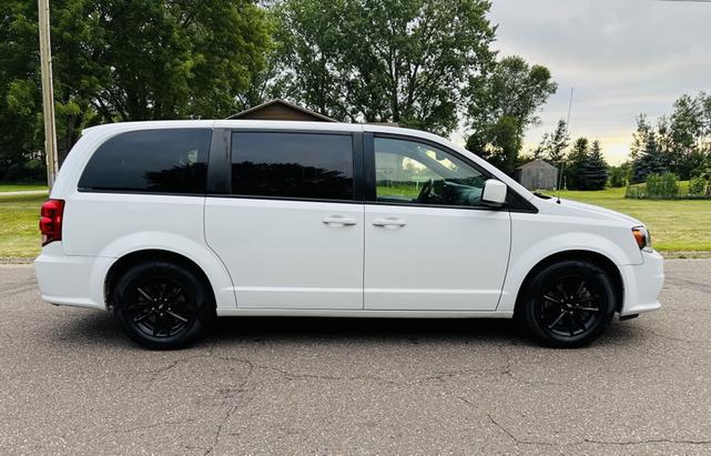 Photo of 2019 White Dodge Grand Caravan