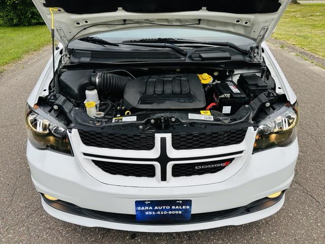 Photo of 2019 White Dodge Grand Caravan