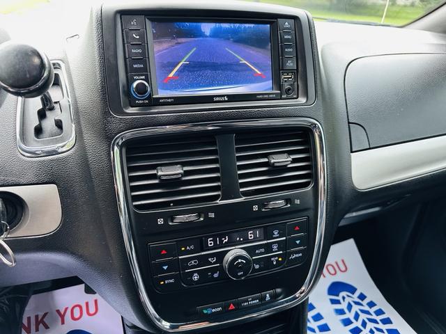 Photo of 2019 White Dodge Grand Caravan