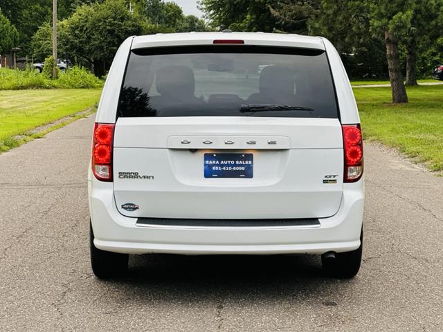 Photo of 2019 White Dodge Grand Caravan