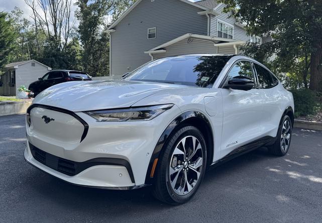 Photo of 2021 White Ford Mustang Mach-E