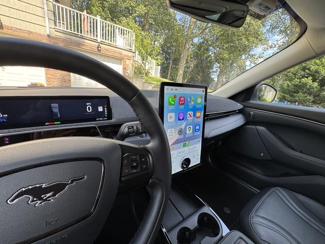 Photo of 2021 White Ford Mustang Mach-E
