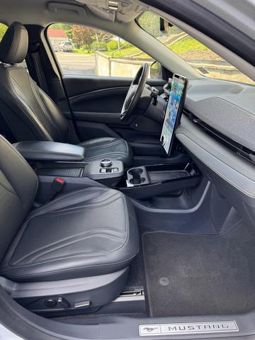 Photo of 2021 White Ford Mustang Mach-E