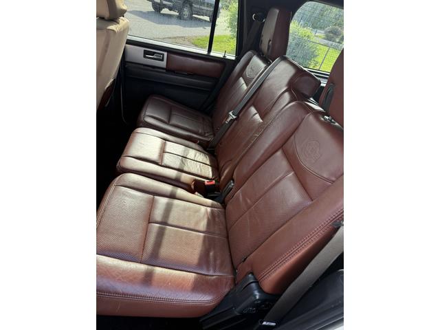 Photo of 2013 White Ford Expedition