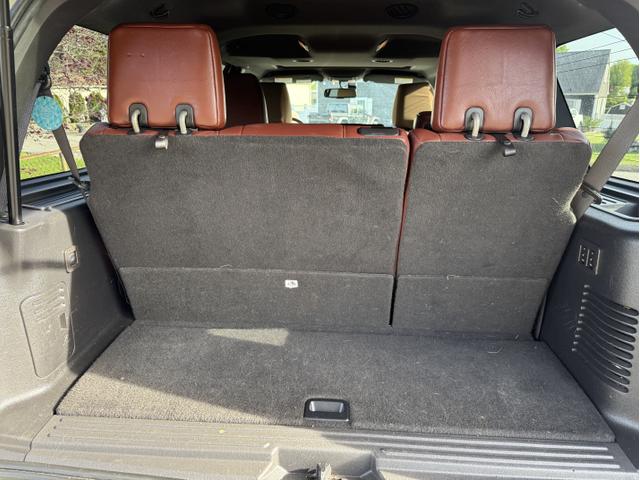 Photo of 2013 White Ford Expedition