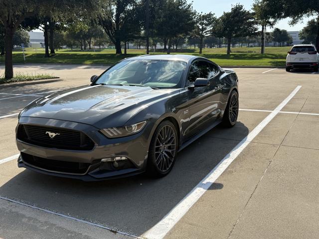 Photo of 2015 Gray Ford Mustang