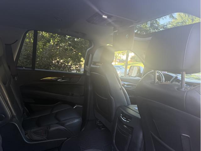Photo of 2016 White Cadillac Escalade