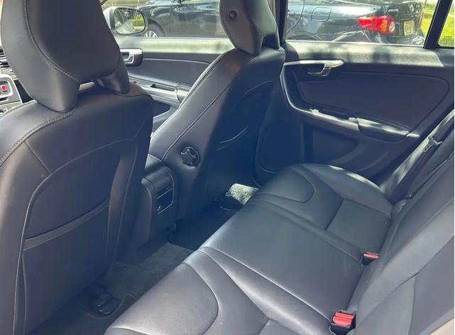 Photo of 2015 Gray Volvo V60