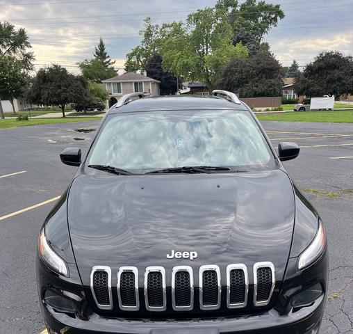 Photo of 2018 Black Jeep Cherokee