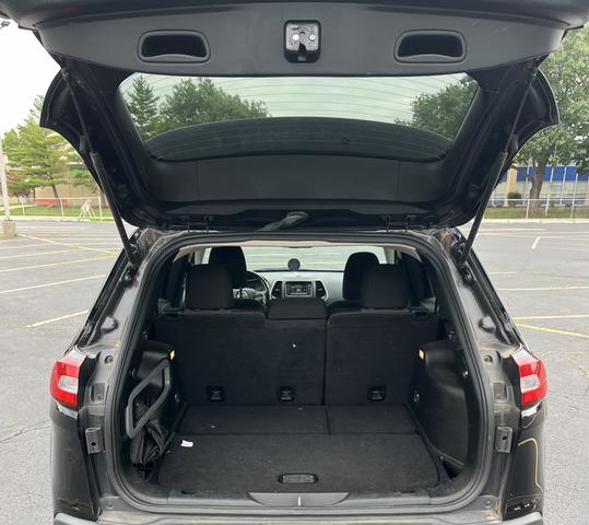 Photo of 2018 Black Jeep Cherokee