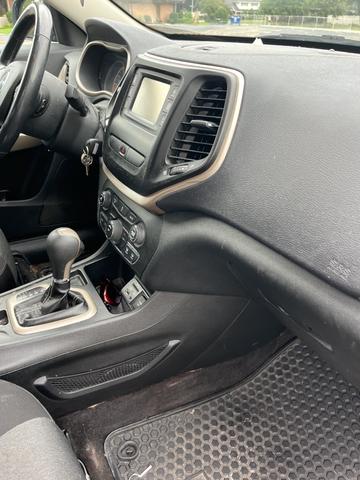 Photo of 2018 Black Jeep Cherokee