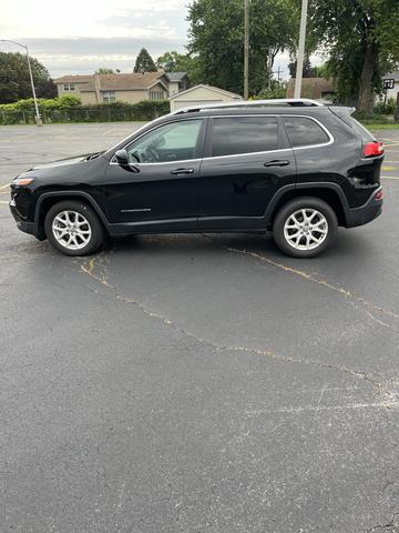 Photo of 2018 Black Jeep Cherokee