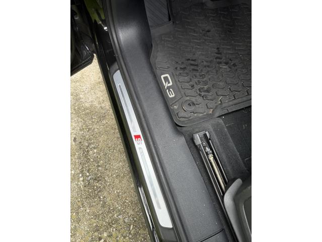 Photo of 2021 Black Audi Q3