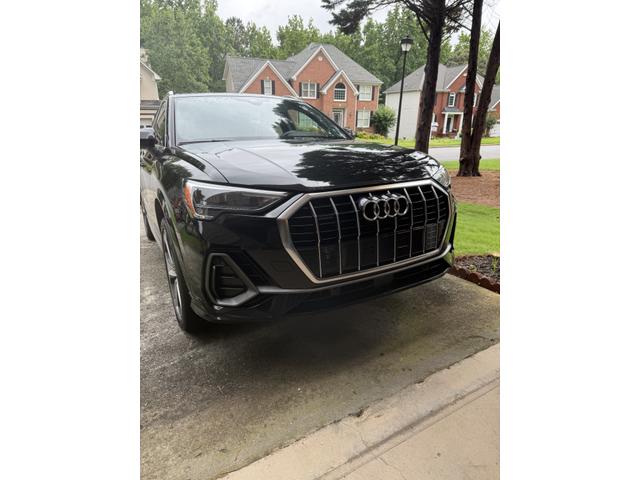 Photo of 2021 Black Audi Q3