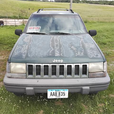 Photo of 1993 Green Jeep Grand Cherokee