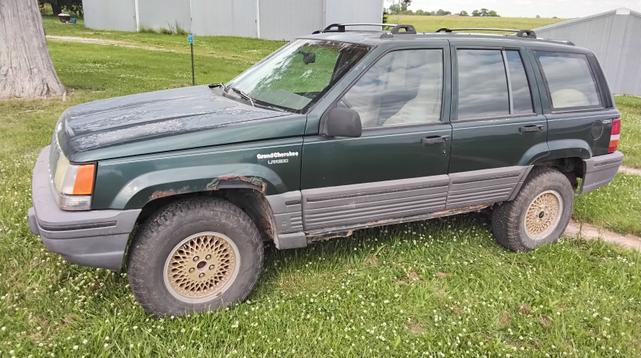 Photo of 1993 Green Jeep Grand Cherokee