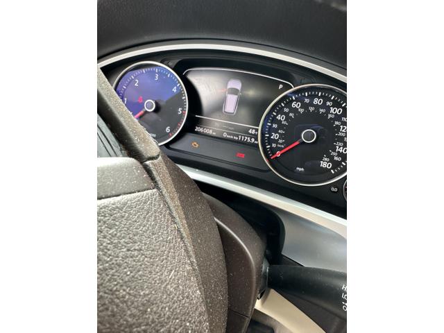 Photo of 2013 Gray Volkswagen Touareg