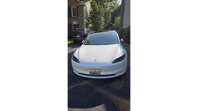 Photo of 2024 White Tesla Model 3