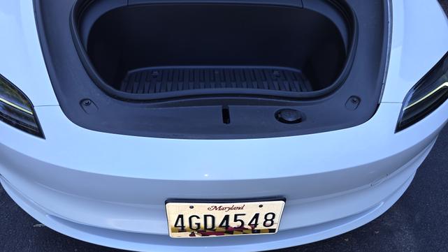 Photo of 2024 White Tesla Model 3