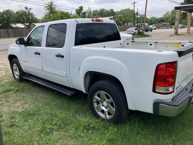 Photo of 2013 White GMC Sierra 1500 Hybrid