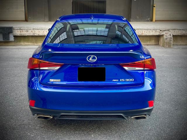 Photo of 2019 Blue Lexus IS 300