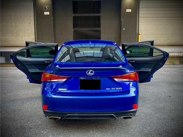 Photo of 2019 Blue Lexus IS 300