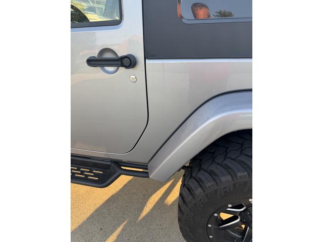 Photo of 2017 Silver Jeep Wrangler
