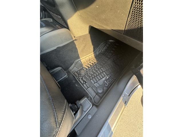 Photo of 2017 Silver Jeep Wrangler