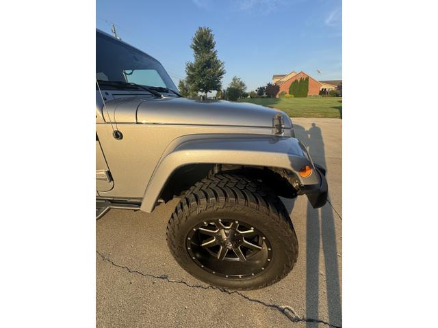 Photo of 2017 Silver Jeep Wrangler