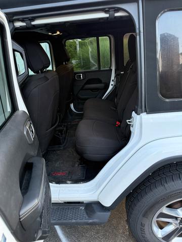Photo of 2021 White Jeep Wrangler Unlimited