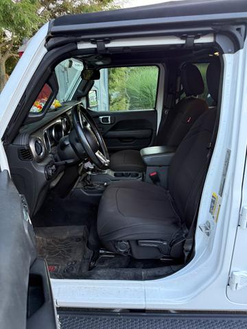 Photo of 2021 White Jeep Wrangler Unlimited