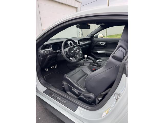 Photo of 2021 Gray Ford Mustang