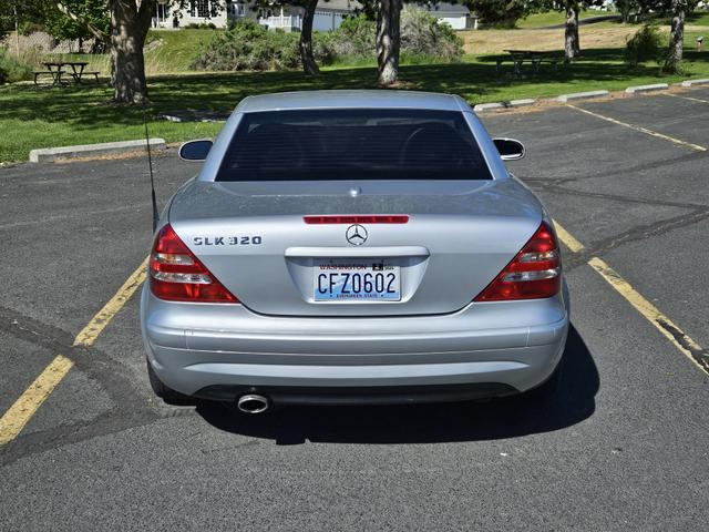 Photo of 2002 Silver Mercedes-Benz SLK-Class