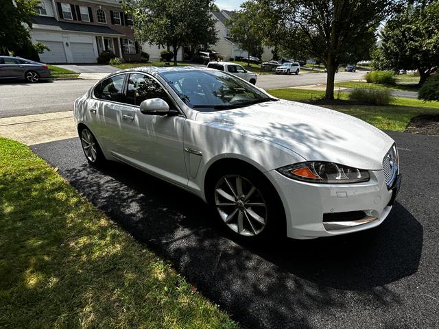 Photo of 2015 White Jaguar XF