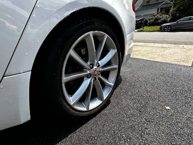 Photo of 2015 White Jaguar XF