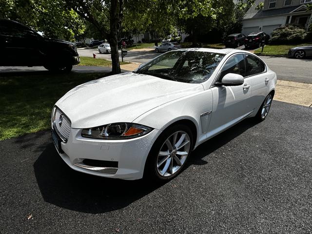 Photo of 2015 White Jaguar XF
