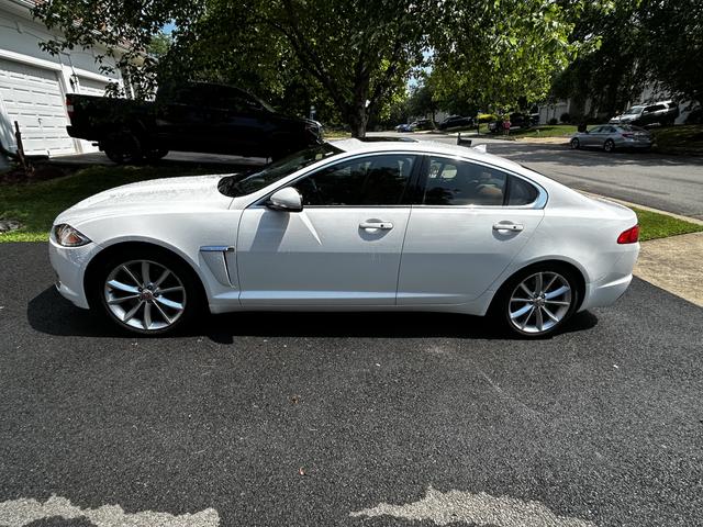 Photo of 2015 White Jaguar XF
