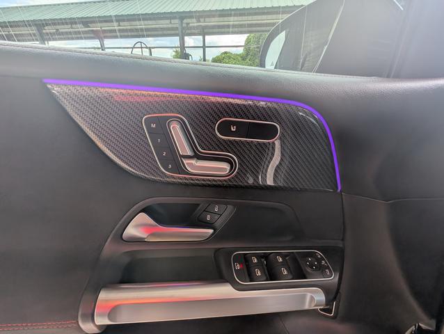 Photo of 2020 Black Mercedes-Benz GLB 250