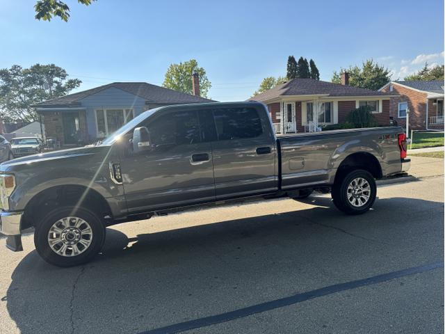 Photo of 2022 Gray Ford F-350