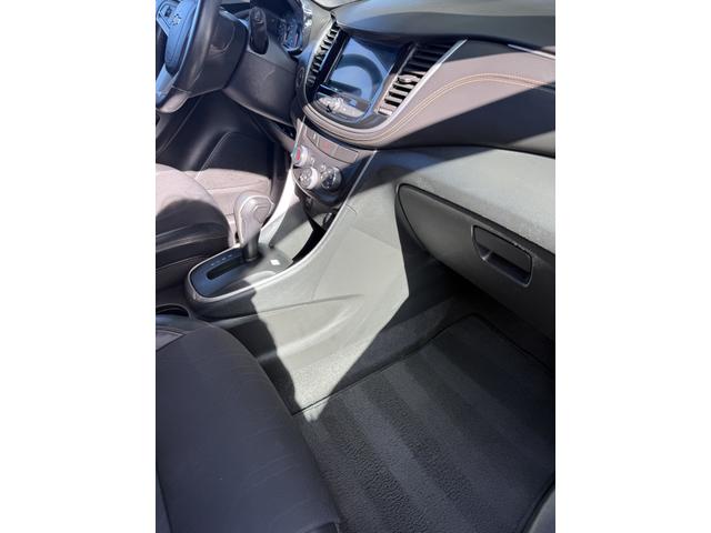 Photo of 2018 White Chevrolet Trax
