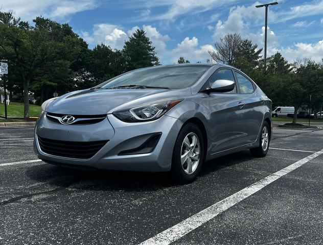Photo of 2015 Silver Hyundai ELANTRA