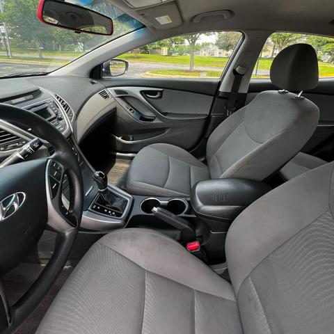 Photo of 2015 Silver Hyundai ELANTRA