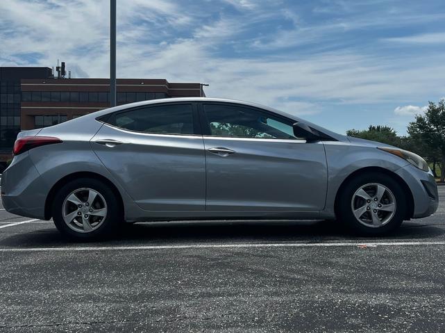 Photo of 2015 Silver Hyundai ELANTRA
