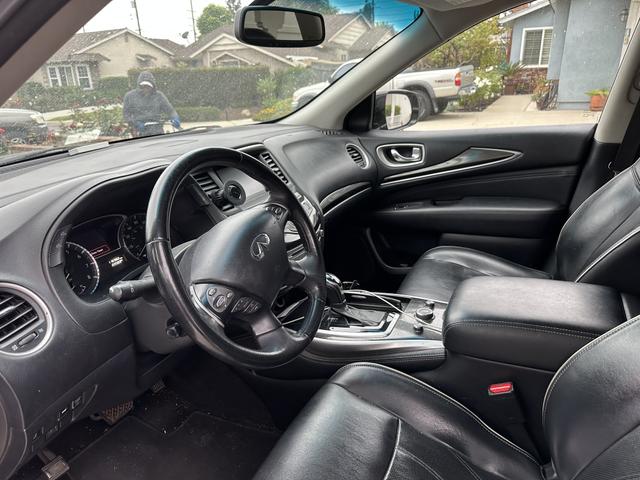 Photo of 2016 Black INFINITI QX60