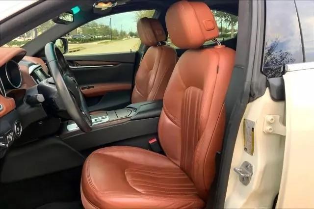 Photo of 2016 White Maserati Ghibli