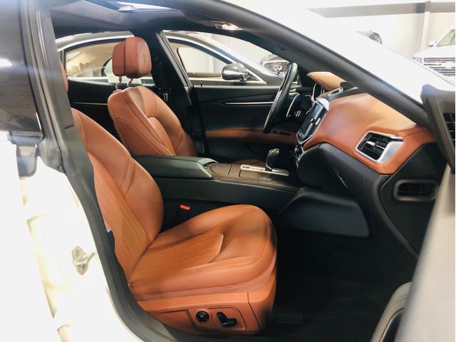 Photo of 2016 White Maserati Ghibli