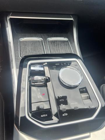 Photo of 2024 Black BMW 760