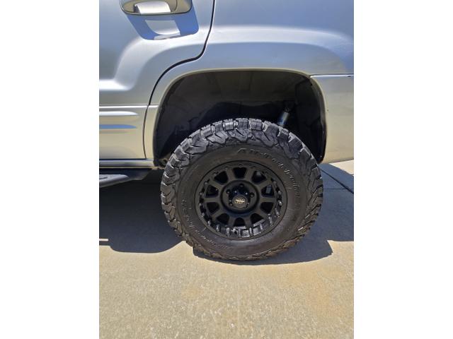 Photo of 2004 Silver Jeep Grand Cherokee
