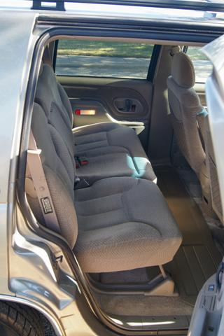 Photo of 1999 Gold Chevrolet Tahoe